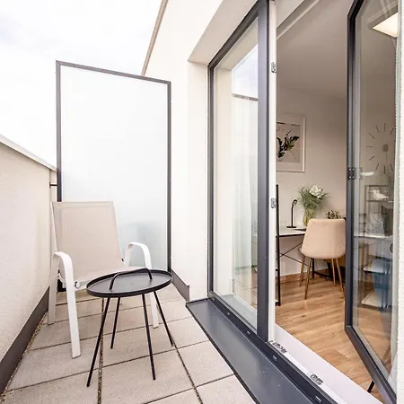 Rentplanet - Slonimskiego Ii Apartment