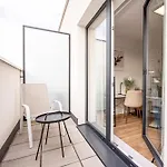 Rentplanet - Slonimskiego Ii شقة