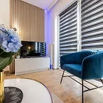 Rentplanet - Slonimskiego Ii شقة