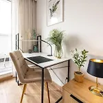 Rentplanet - Slonimskiego Ii شقة *