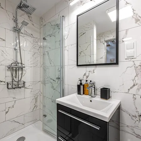 Rentplanet - Slonimskiego Ii Apartment