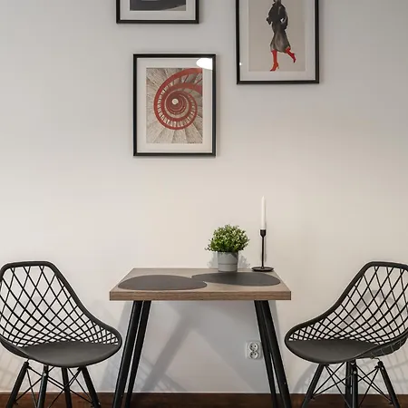 Rentplanet - Slonimskiego Ii Apartment